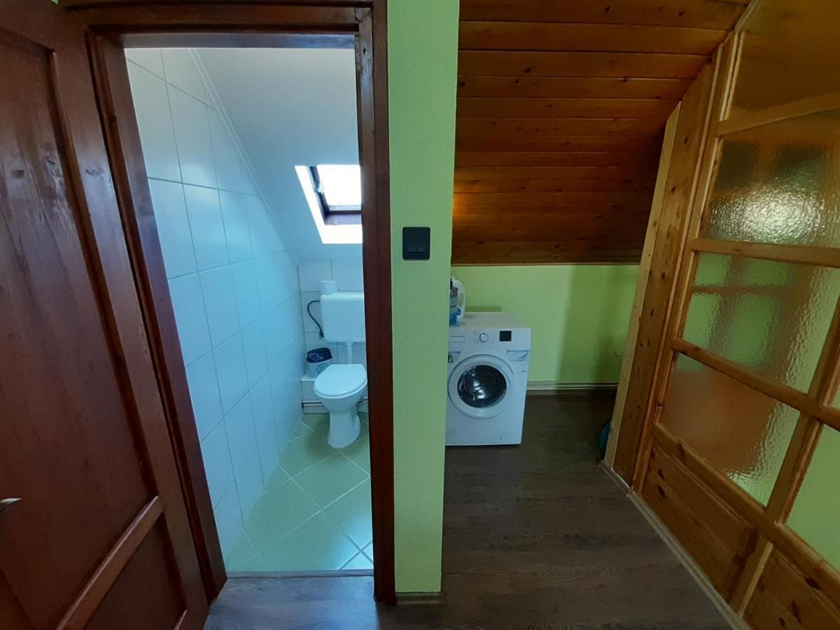 Estike Nyaralo Merevfalu Kerti Medencevel Zamárdi Buitenkant foto