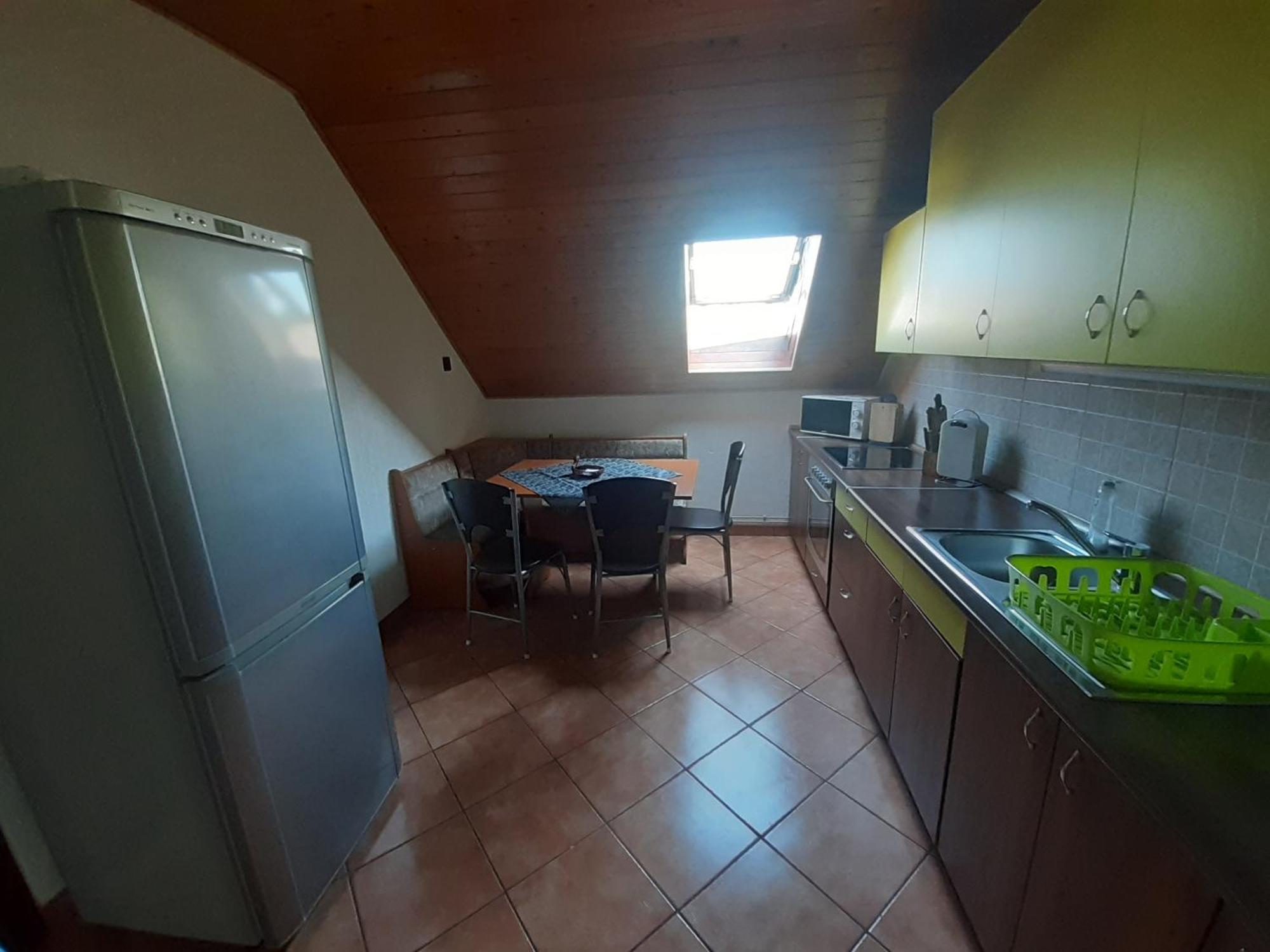 Estike Nyaralo Merevfalu Kerti Medencevel Zamárdi Buitenkant foto
